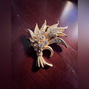 Swarovski Gold Tone Crystal Wheat Flower Bouquet Brooch/Pin
